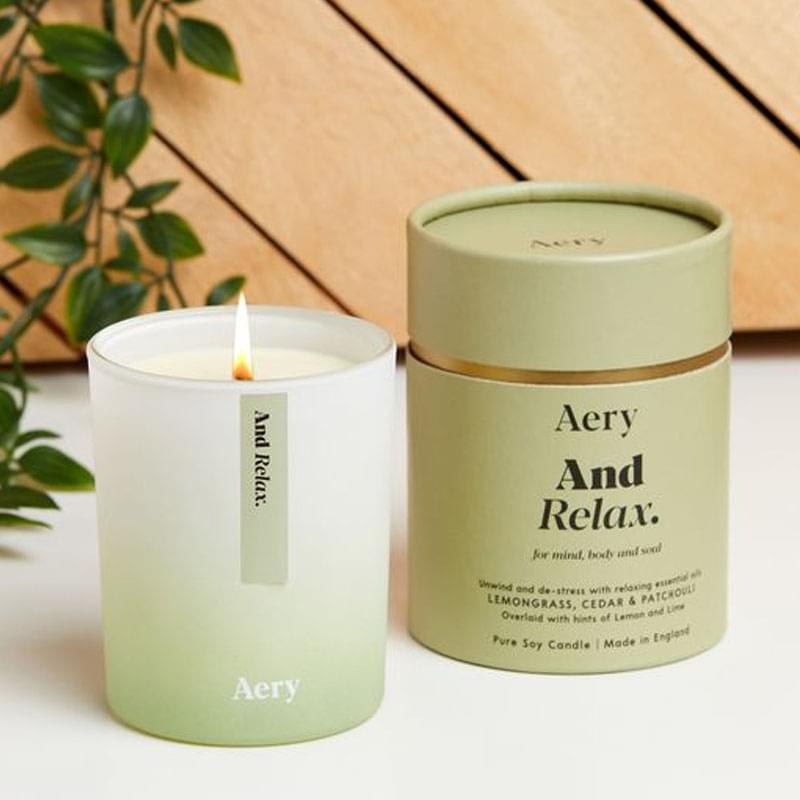 Green aromatherapy candle labeled "arvie," designed for relaxation and ambiance enhancement.