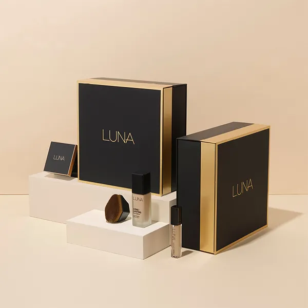 A beautifully arranged Luna gift set showcasing assorted items, perfect for gifting on special occasions.